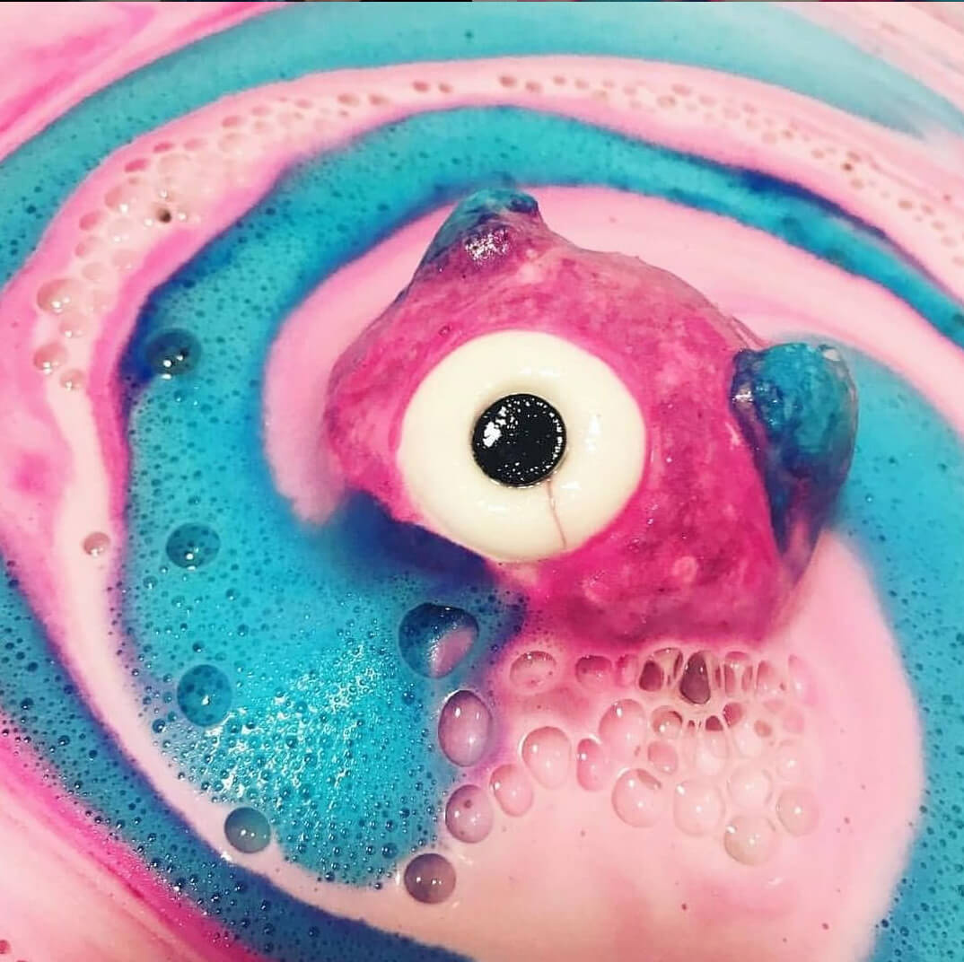 halloween-bath-bomb